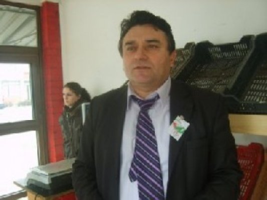 Dosarul unui fals avocat din Bacău, acuzat de fals intelectual, tranşat la Constanţa